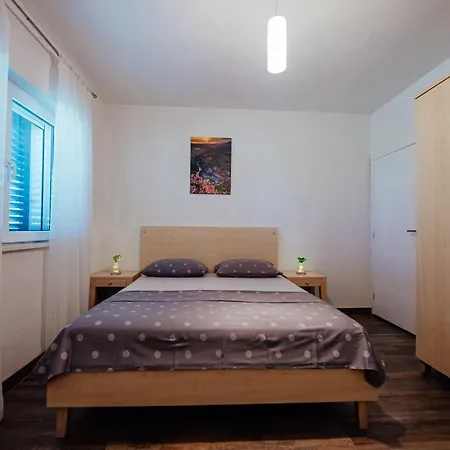 Lovely House Mara, Imotski. Apartment