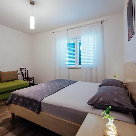 Lovely House Mara, Imotski. Apartment Imotski