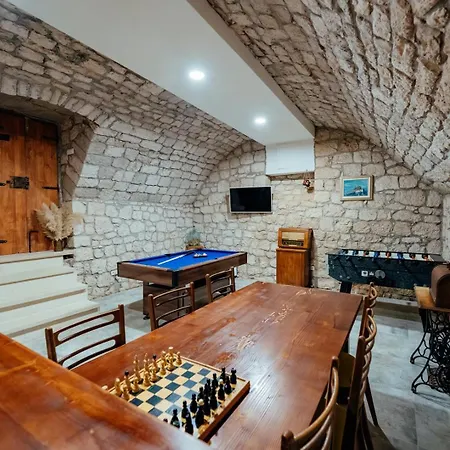Lovely House Mara, Imotski. Apartment *